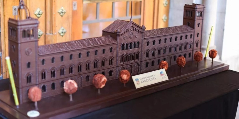 Maqueta de chocolate del Edifici Històric de la Universitat de Barcelona / UNIVERSITAT BARCELONA