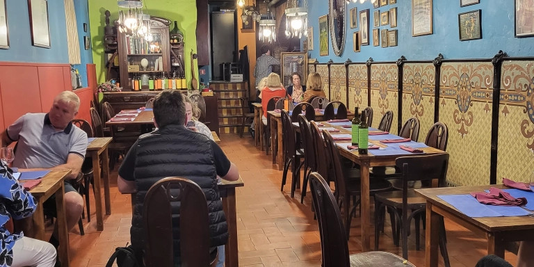 Interior del restaurante que esconde una joya modernista / INMA SANTOS