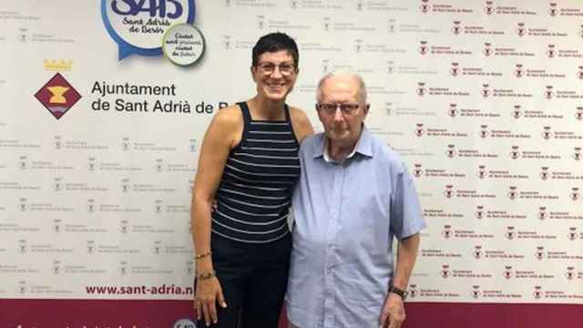 La alcaldesa Filo Cañete junto al padre Ángel en el Ayuntamiento / RRSS