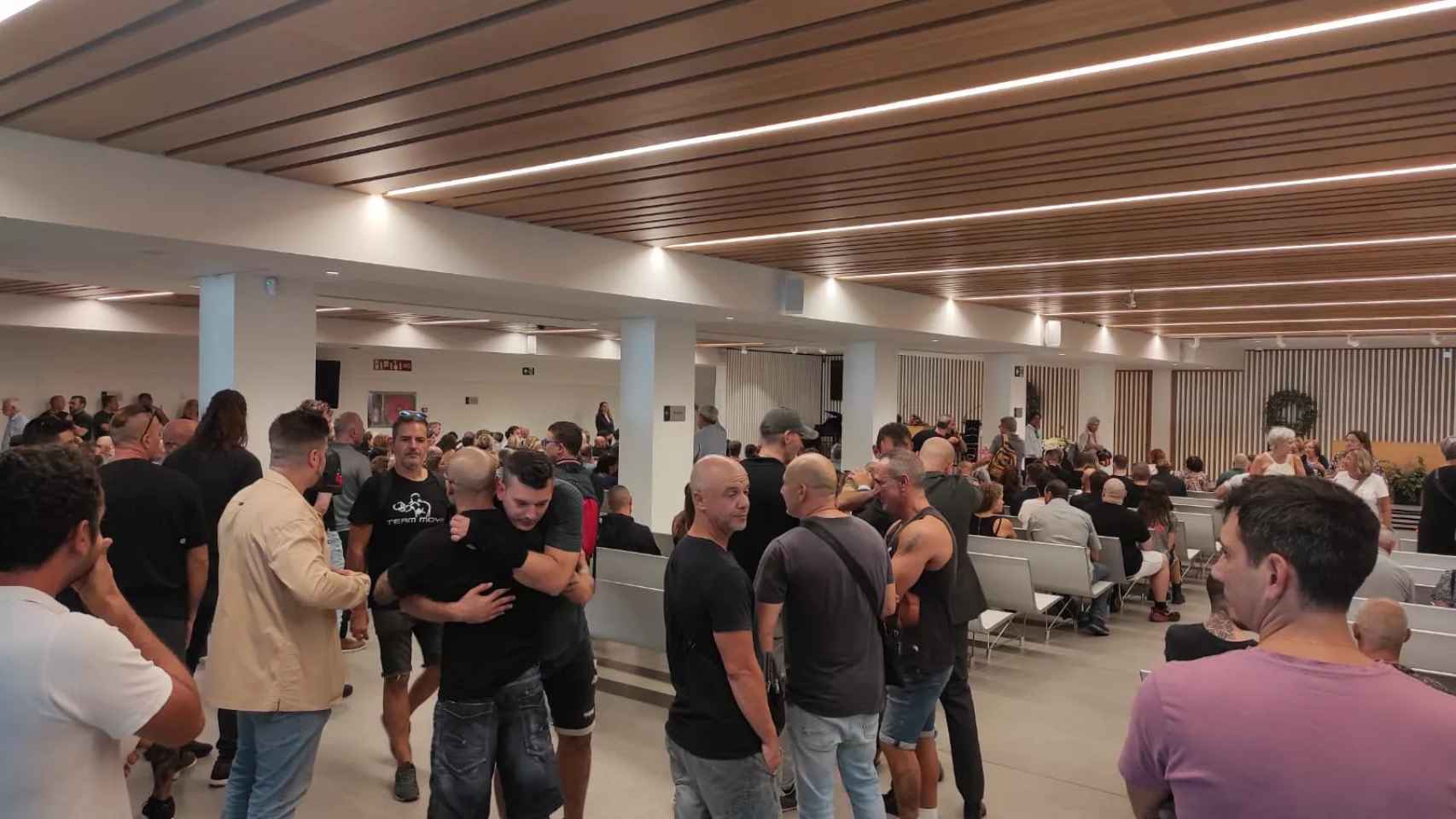 Asistentes al velatorio del ex boxeador Xavi Moya