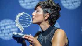 La periodista, presentadora y escritora Sonsoles Ónega ha ganado este domingo por la noche con 'Las hijas de la criada' el LXXII Premio Planeta de Novela 2023, dotado con 1