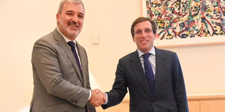 El alcalde de Barcelona, Jaume Collboni con el alcalde de Madrid, José Luis Martínez-Almeida / Diego Radamés (EP)