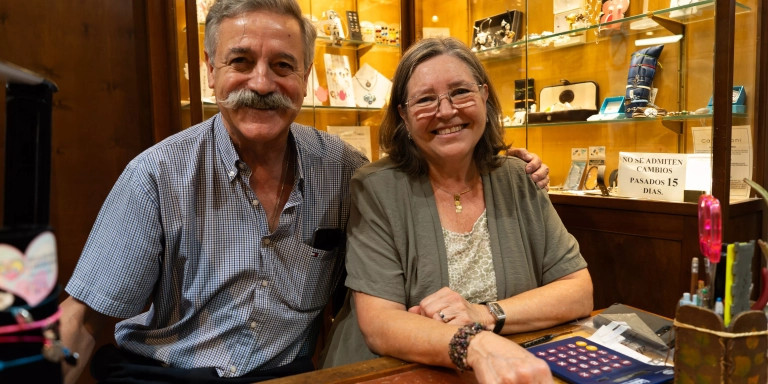 Rosa Marta y Joaquim en la Joyería Marsans Maluquer / GALA ESPÍN