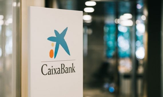 Los clientes de CaixaBank tendrán descuento en Booking / CAIXABANK
