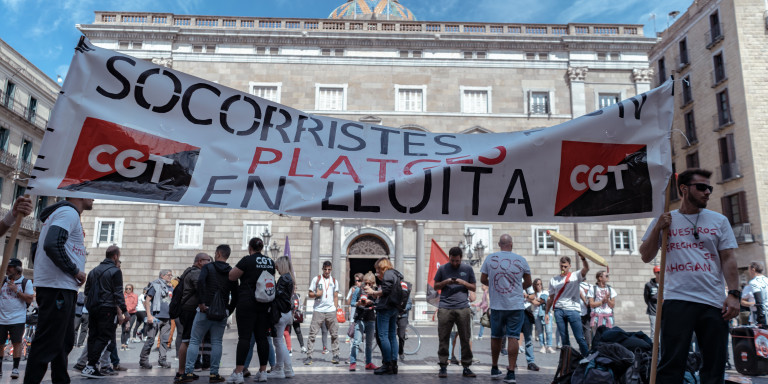 Socorristas en huelga en Barcelona / MARCELO RÍOS