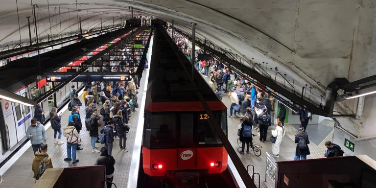 Metro de Barcelona / METRÓPOLI