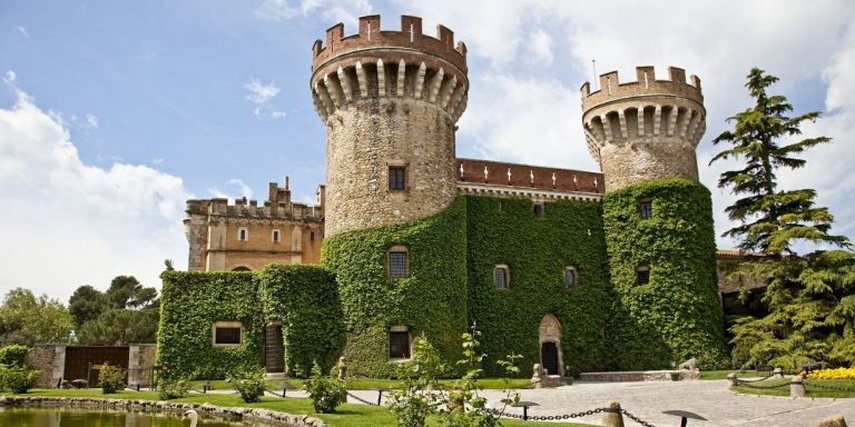 El imponente Castillo de Peralada, que acoge el casino en su interior / GRUP PERALADA