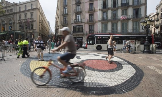 El mosaico de Joan Miró en la Rambla de Barcelona / EFE/ Marta Pérez