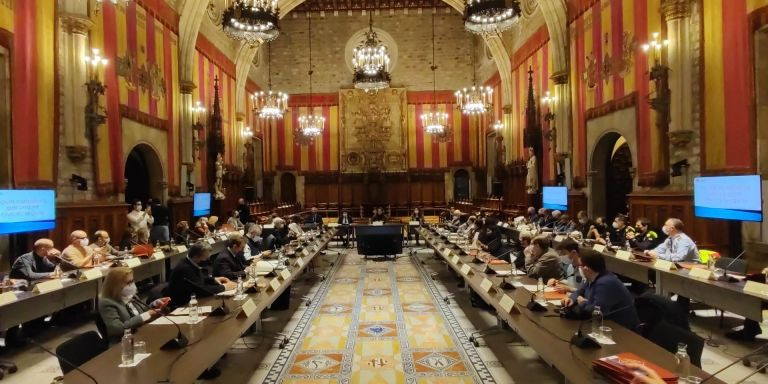 La primera reunión de la 'Mesa ciudadana para una noche cívica y segura' en el Ayuntamiento de Barcelona / EUROPA PRESS