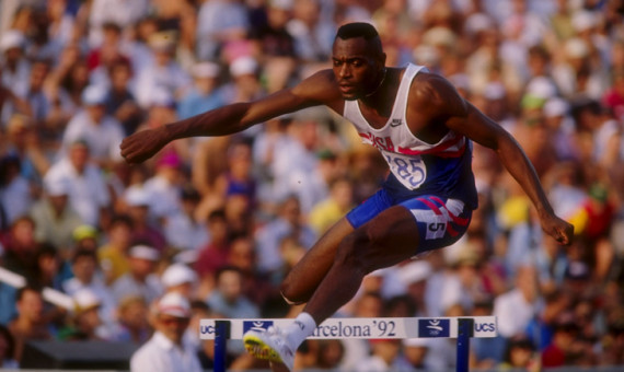 Kevin Young durante su carrera de Barcelona '92 / IAAF