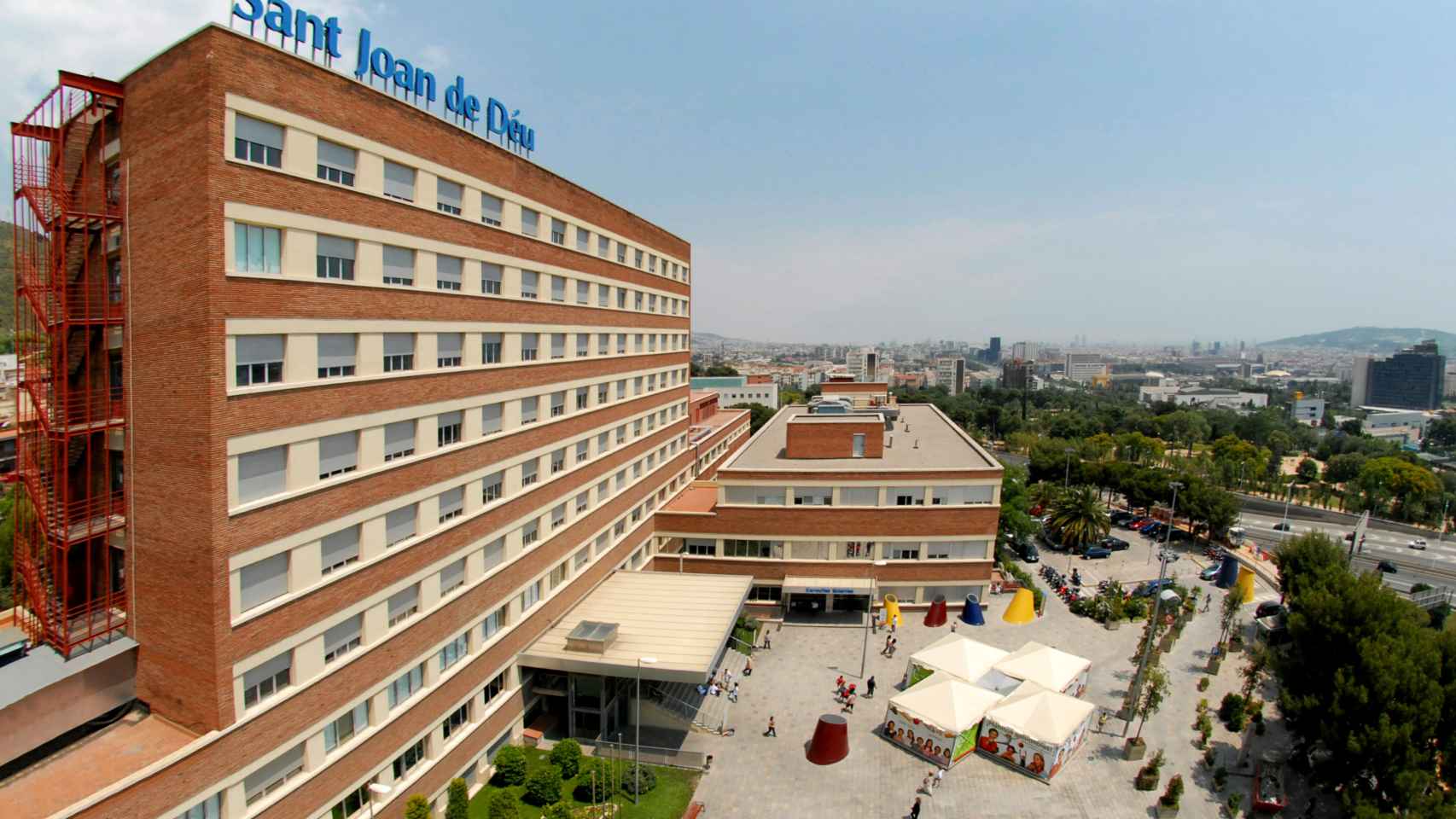 Imagen de la fachada del hospital de Sant Joan de Déu
