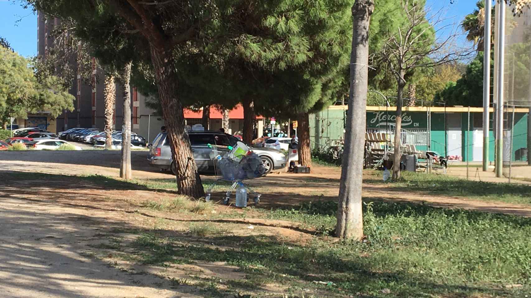 Sintechos instalados en el solar, junto a las instalaciones del Béisbol Hércules