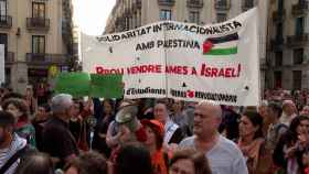 Protestas contra los ataques en Gaza en la plaza de Sant Jaume de Barcelona