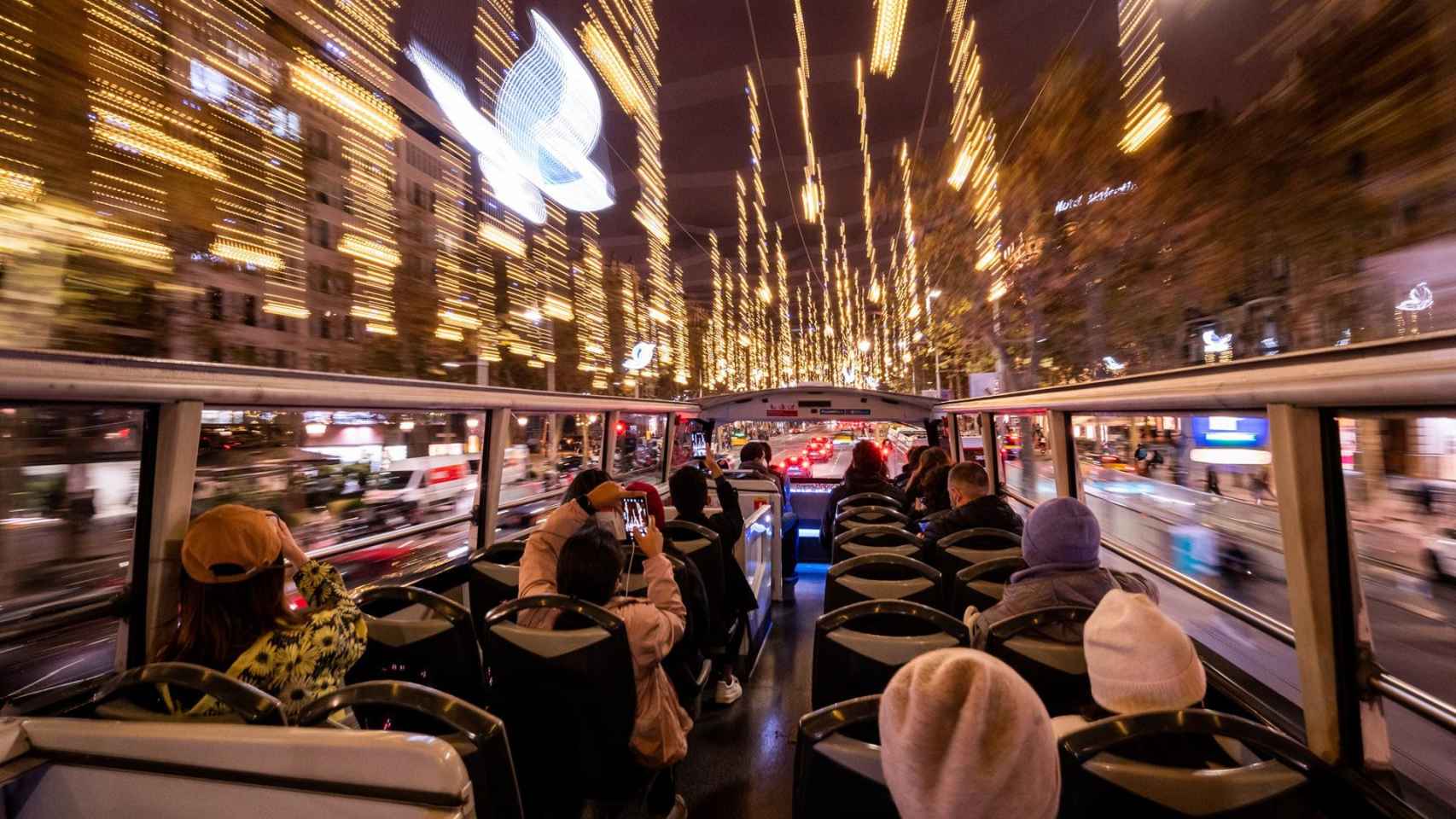 Barcelona tendrá un bus para recorrer las luces de Navidad de la ciudad