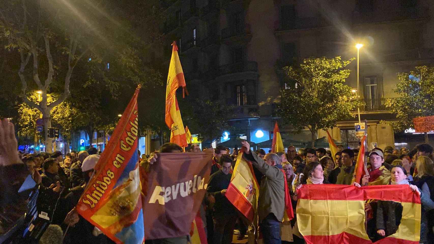 Manifestantes se concentran en Barcelona en contra de la amnistía