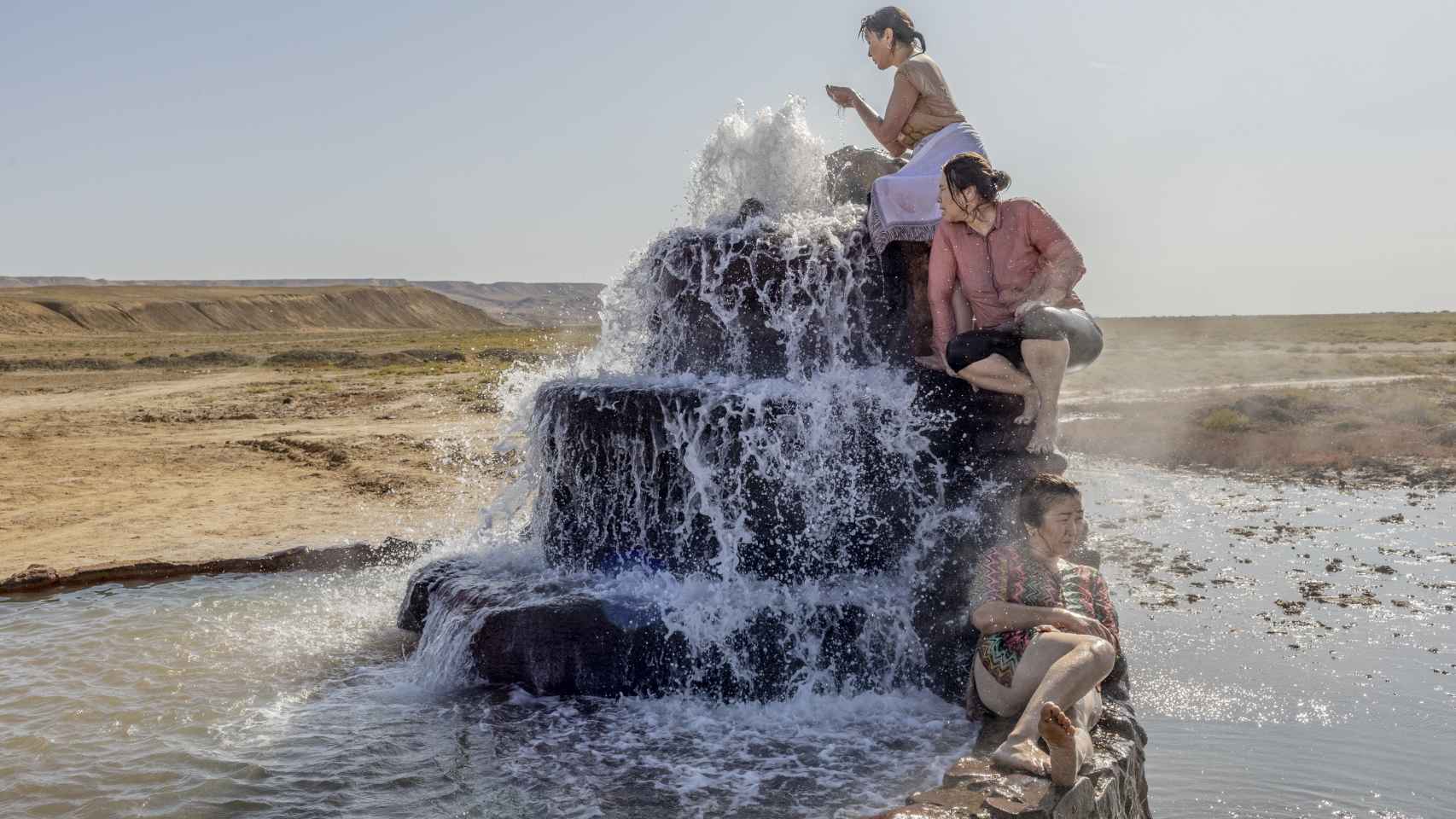 Proyecto a Largo Plazo, de la armenia Anush Babajanyan - Aguas maltratadas