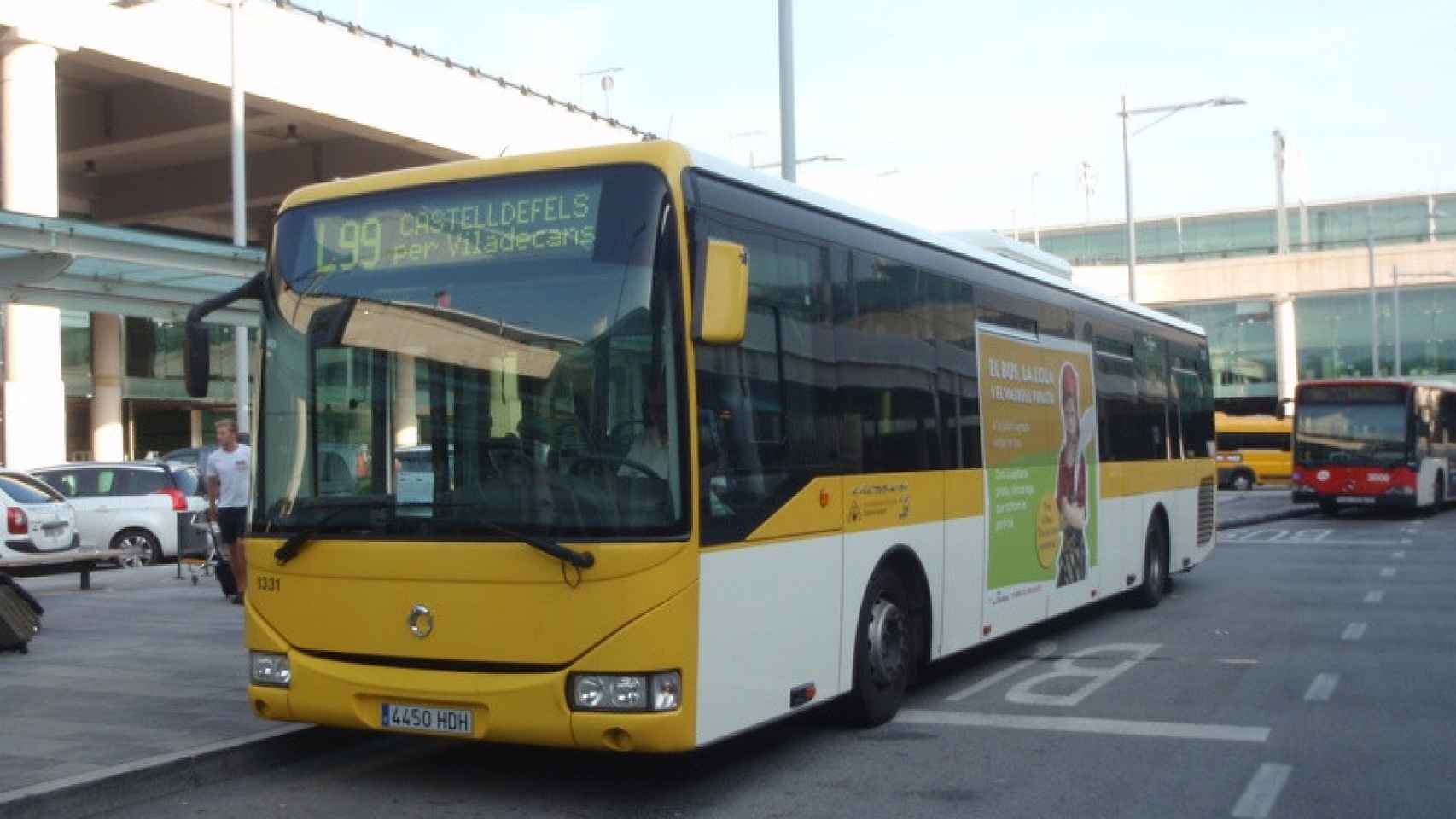 L99, el autobús que conecta Castelldefels con el Aeropuerto de Barcelona-El Prat
