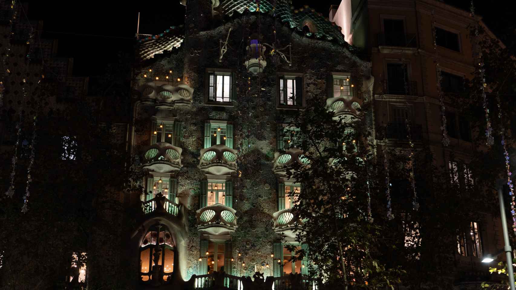 La Casa Batlló con luces de Navidad en Barcelona